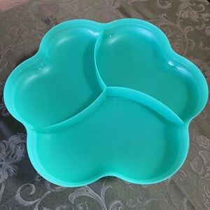 Tupperware large bowl and sectioned lid